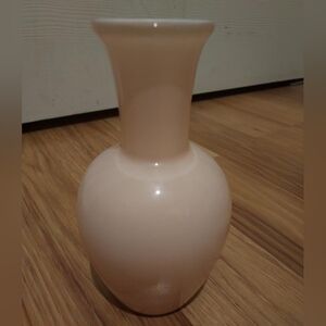 Larry Laslo for Mikasa Soft Pink Blown Glass Classic Vase Hand Made in Japan